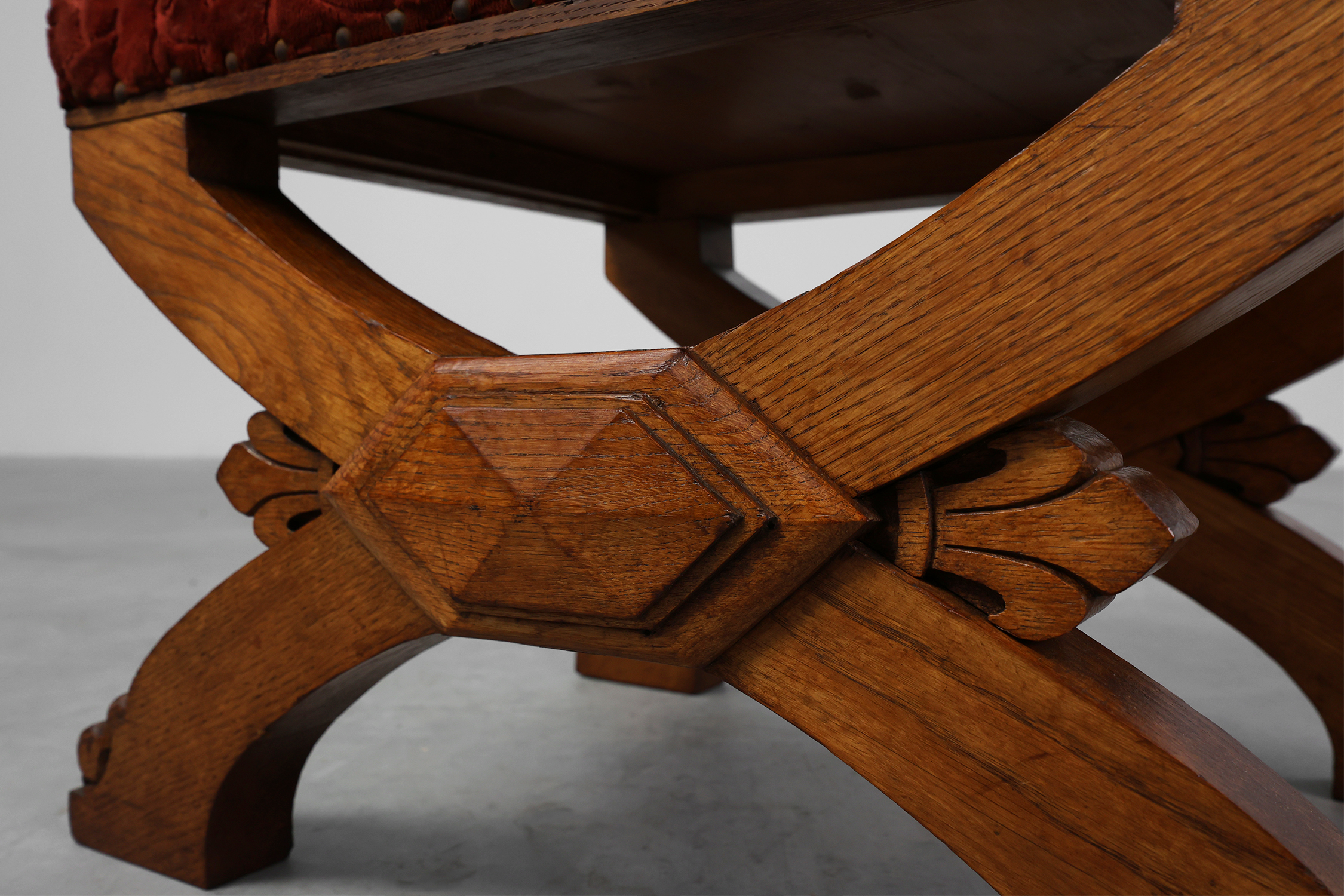 19th Century Gothic Revival Flemish Oak Ottoman, Belgiumthumbnail